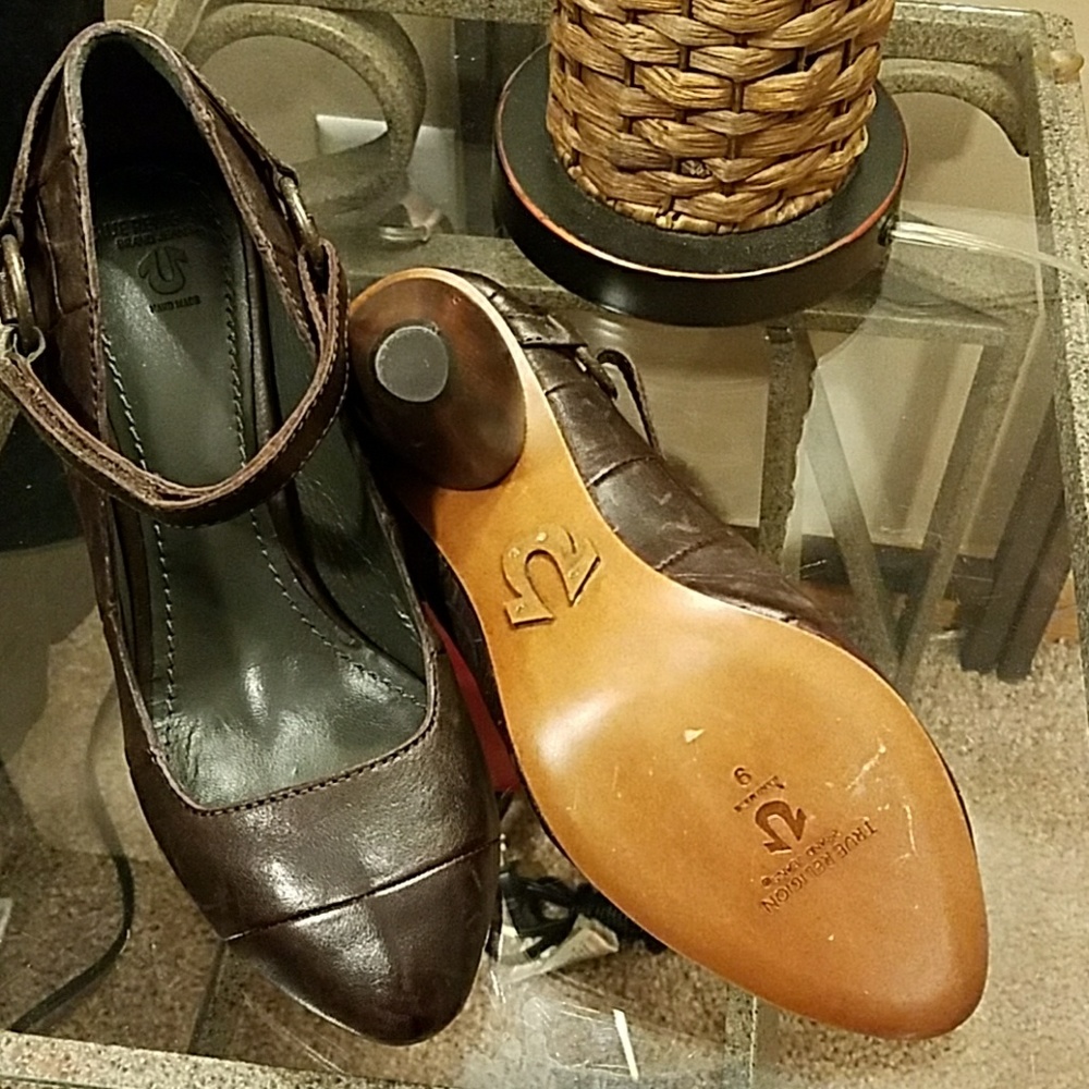 Shoes - Picture 4 of 4